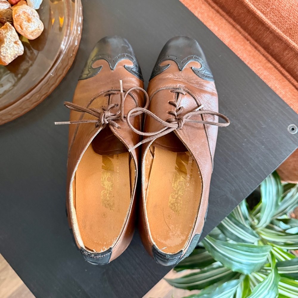 Vintage Brown and Black Women's Loafers - Picture 4 of 5